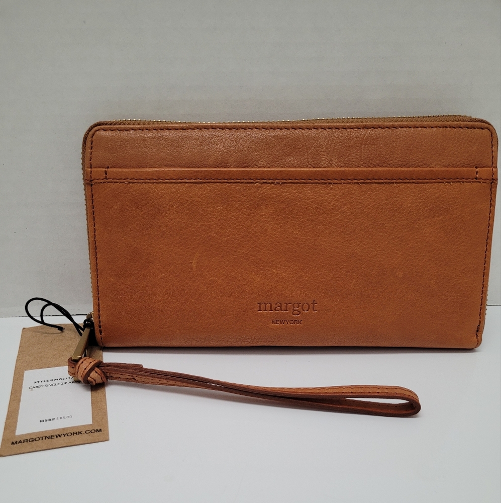 Margot NWT Brown Leather Gabby Single Zip Around Wristlet Wallet